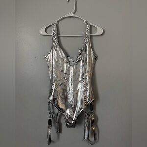 iHeart Raves Bodysuit!! 
Chrome with added sleeves
NEVER WORN 🩶👽